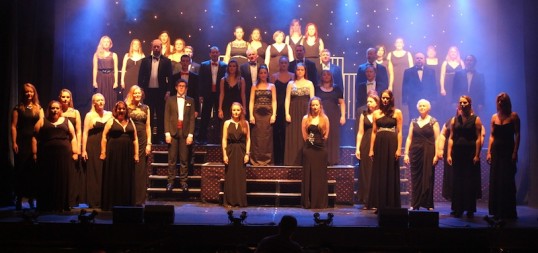 The full ensemble of Showcase 2014. Photo: Diane Innes (click photo to see full size)