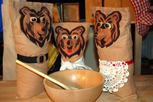 Production shot from 3 Bears by Clydebuilt Puppet Theatre