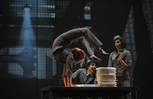 Contortion in Cirkopolis. Photo credit: Cirque Eloize 
