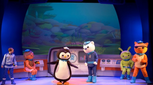 Luke Lennox as Cadet, Dashi with Peso, Captain Barnacles, Tweak and Kwazii