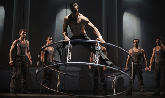 The German Wheel in Cirkopolis. Photo credit: Cirque Eloize 