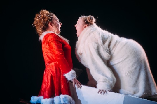 Kathryn Howden (Jackie) & Caroline Deyga (Bear). Photo Mihaela Bodlovic