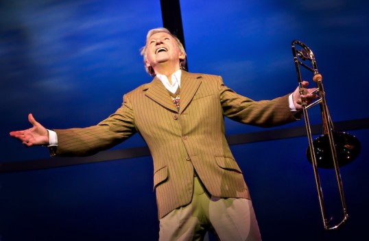 Tommy Steele as Glenn Miller. Photo Pamela Raith