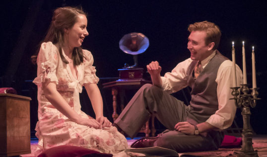 Kate O'Flynn and Seth Numrich. Johan Persson