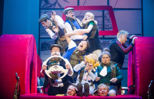 The Broons set off to the But an' Ben. Photo Tommy Ga-Ken Wan.