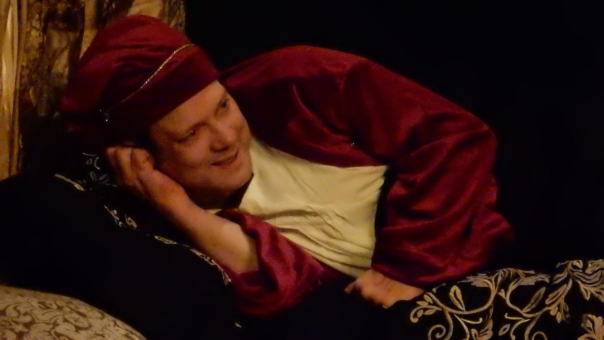 Alistair Smith as Volpone, Pic J Gordon Hughes