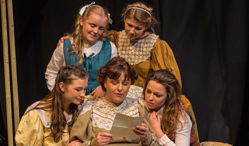 Hanna Ward, Ashley Davis (rear); Kirsten Keggie, Lesley Ward and Ruth Hutton (front). Pic Shoots Theatre