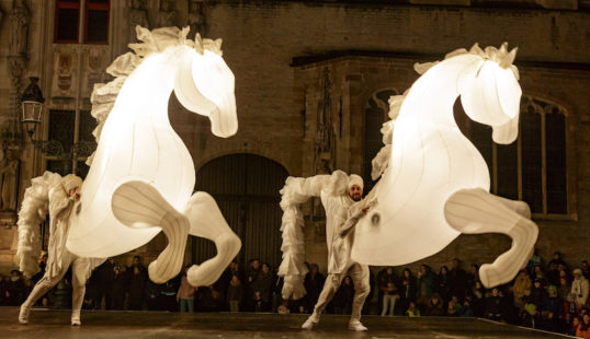 FierS à Cheval (La Compagnie des Quidams). Pic: Marc Van Canneyt.