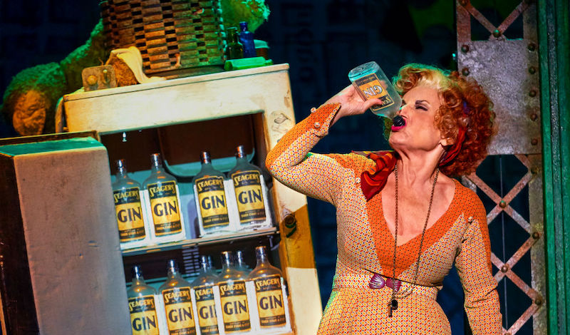 Lesley Joseph in Annie (2)