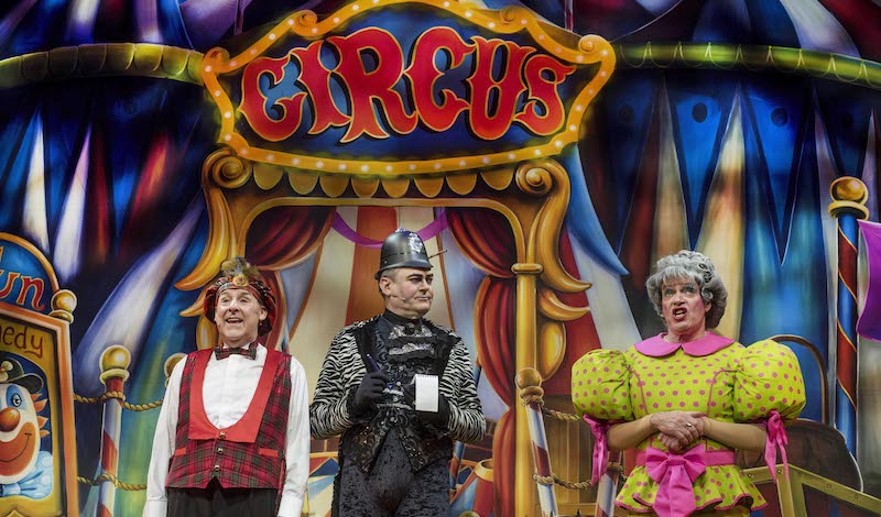 Andy Grant and Allan in Goldilocks Photo Douglas Robertson