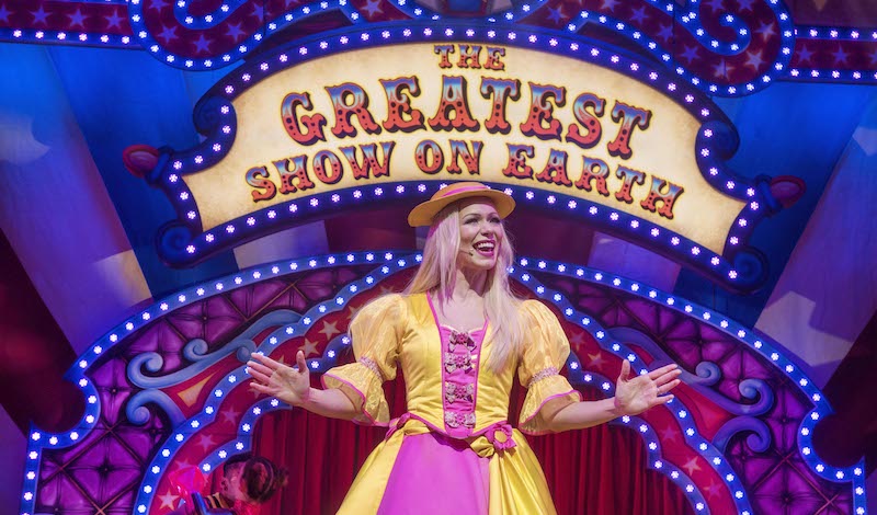 Gillian Parkhouse as Goldilocks Photo by Douglas Robertson