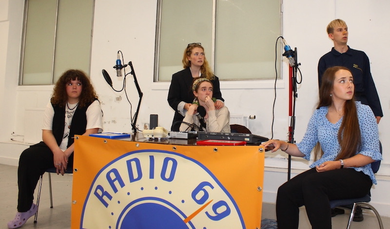 Radio 69