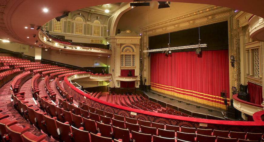 Playhouse Curtain snag