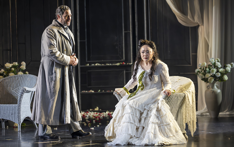 Hye-Youn Lee as Violetta Valéry and Phillip Rhodes as Giorgio Germont in Scottish Opera’s production of La traviata. Credit James Glossop. (6)